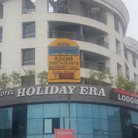 Hotel Holiday Era Opposite Railway Station Aurangábád Kültér fotó